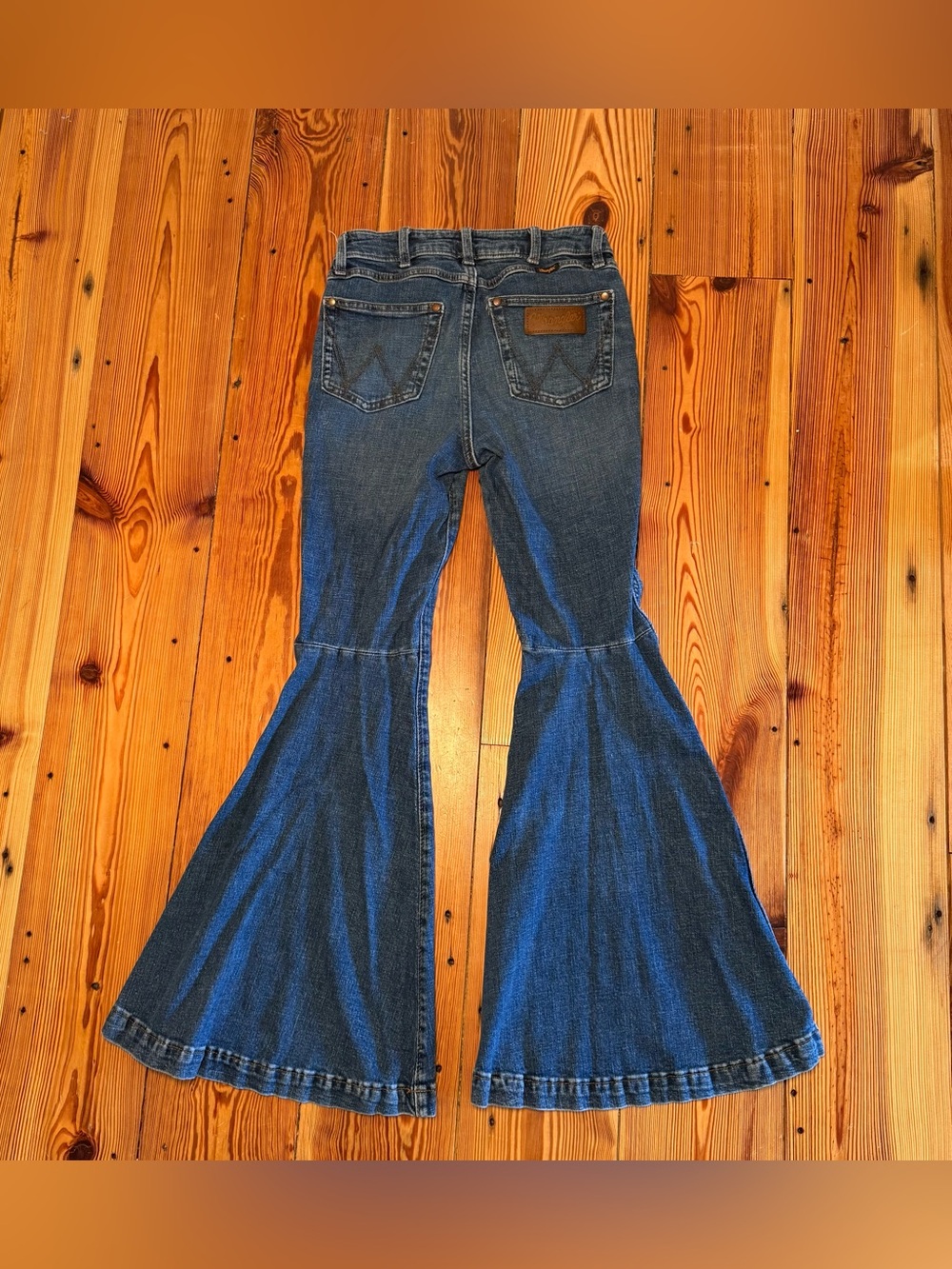 Wrangler Retro High Rise Flare Jeans Womens 25x32 Blue Denim Bell Bottom Lainey